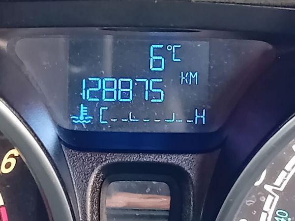 Ford Fiesta Hatchback, Petrol, 2015, Red