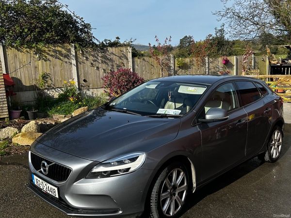 Volvo V40 Hatchback, Diesel, 2016, Grey