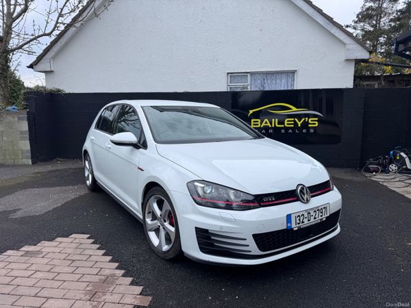 Volkswagen Golf Hatchback, Petrol, 2013, White