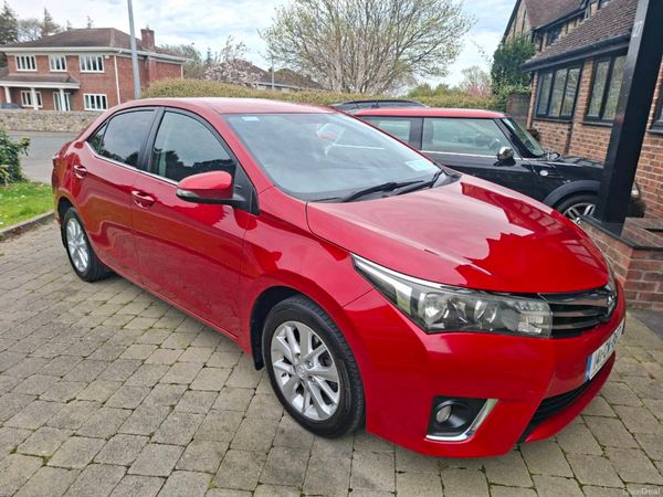 Toyota Corolla Saloon, Diesel, 2014, Red