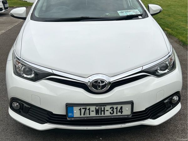 Toyota Auris Hatchback, Diesel, 2017, White
