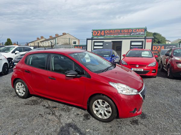 Peugeot 208 Hatchback, Petrol, 2014, Red