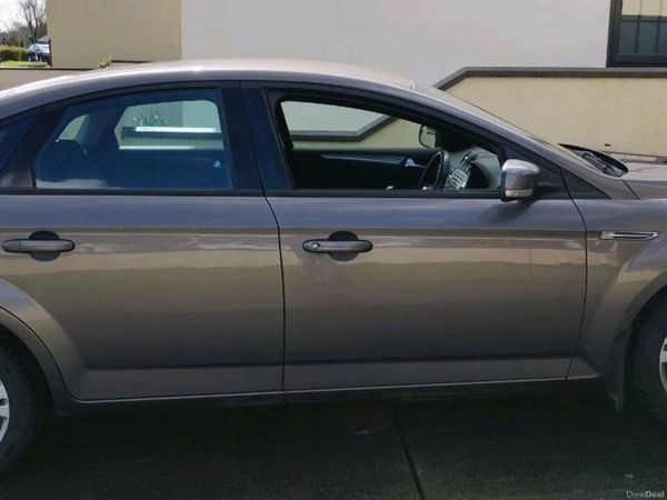 Ford Mondeo Hatchback, Diesel, 2011, Brown