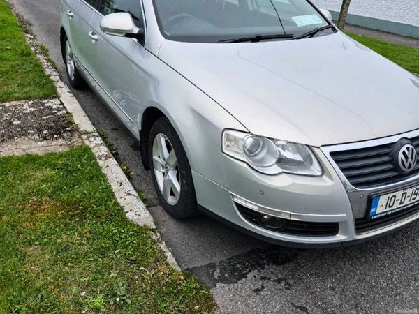 Volkswagen Passat Saloon, Diesel, 2010, Silver