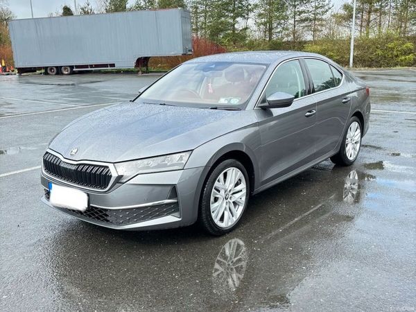 Skoda Octavia Saloon, Petrol, 2025, Grey