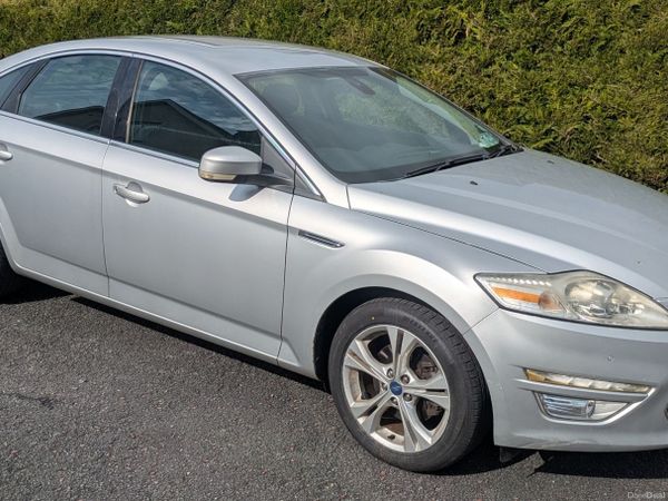 Ford Mondeo Saloon, Diesel, 2011, Silver