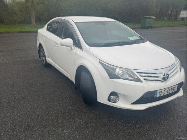 Toyota Avensis Saloon, Diesel, 2012, White