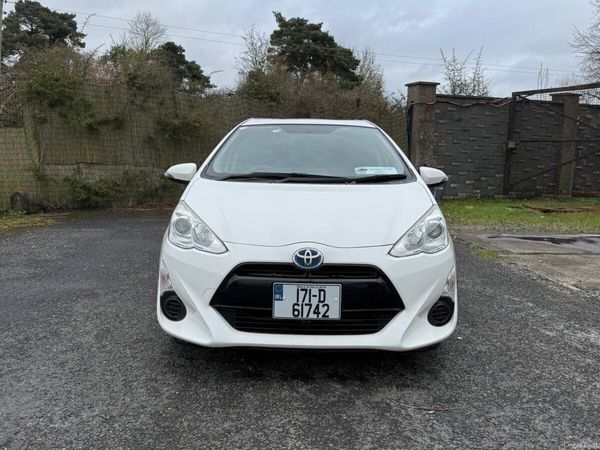 Toyota Aqua Hatchback, Petrol Hybrid, 2017, White