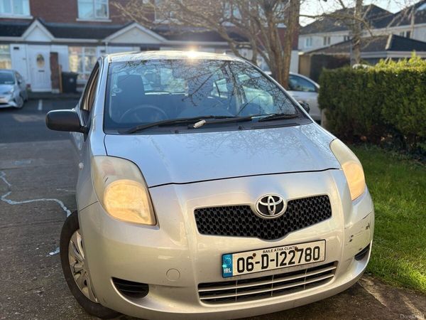 Toyota Yaris Hatchback, Petrol, 2006, Silver