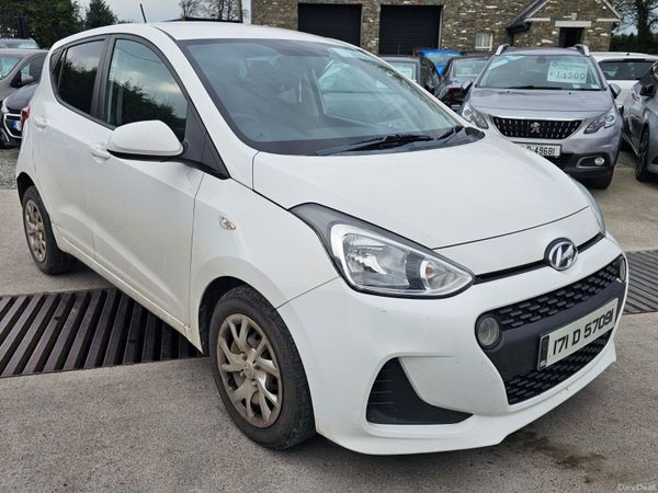 Hyundai i10 Hatchback, Petrol, 2017, White