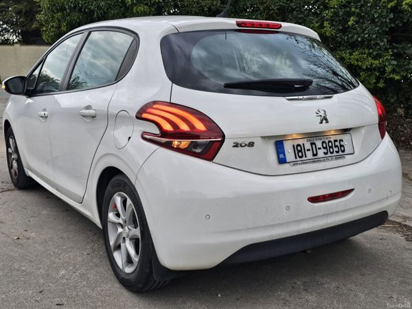 Peugeot 208 Hatchback, Petrol, 2018, White