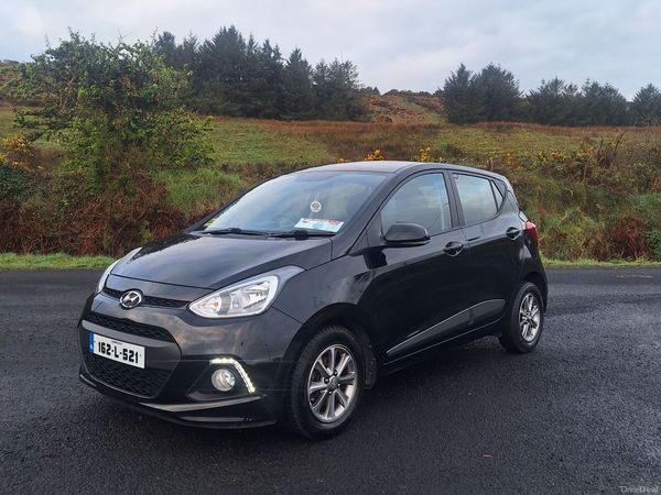 Hyundai i10 Hatchback, Petrol, 2016, Black