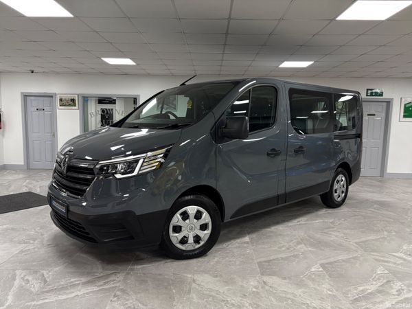 Renault Trafic MPV, Diesel, 2023, Grey