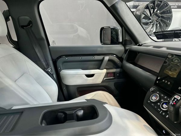 Land Rover Defender SUV, Petrol Plug-in Hybrid, 2026, Black