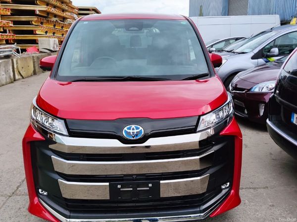 Toyota Noah MPV, Petrol Hybrid, 2024, Red