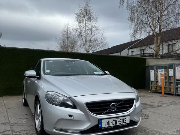 Volvo V40 Hatchback, Diesel, 2014, Silver