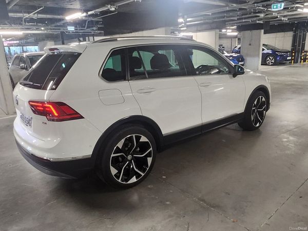 Volkswagen Tiguan SUV, Petrol, 2017, White