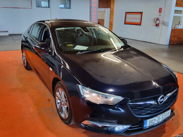 Opel Insignia Hatchback, Diesel, 2019, Blue