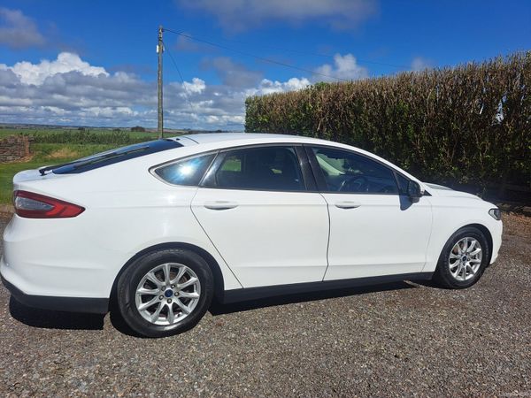 Ford Mondeo Hatchback, Diesel, 2015, White