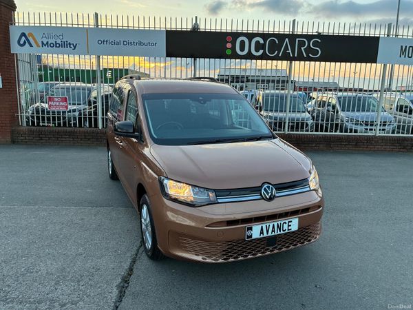 Volkswagen Caddy Maxi Life MPV, Petrol, 2023, Gold