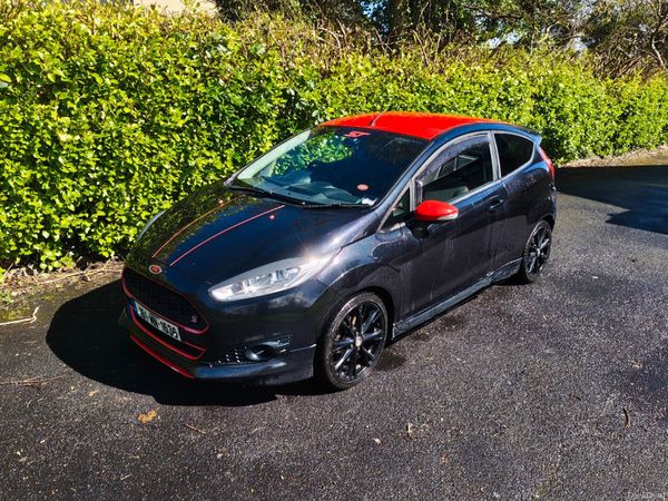 Ford Fiesta Hatchback, Petrol, 2016, Black