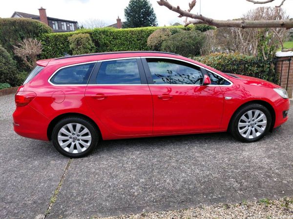 Vauxhall Astra Estate, Diesel, 2015, Red