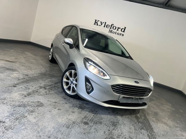 Ford Fiesta Hatchback, Petrol, 2019, Silver