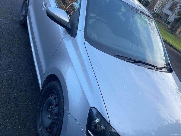 Volkswagen Polo Hatchback, Petrol, 2013, Black