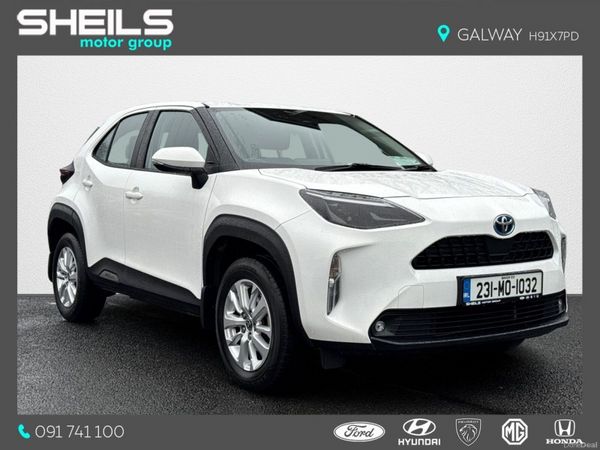 Toyota Yaris Cross Hatchback, Petrol Hybrid, 2023, White