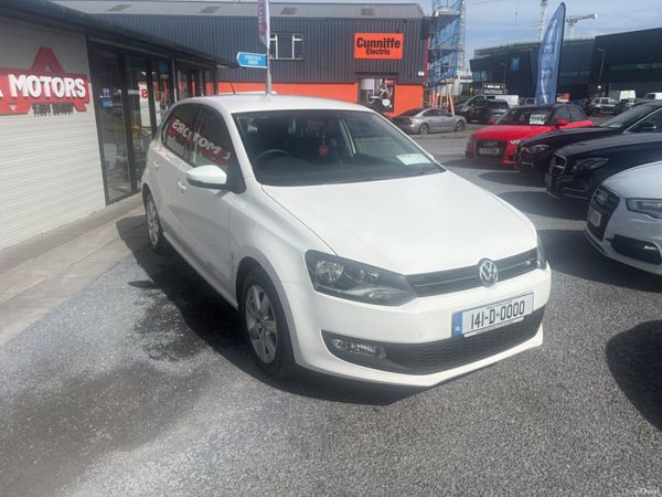 Volkswagen Polo Hatchback, Petrol, 2014, White