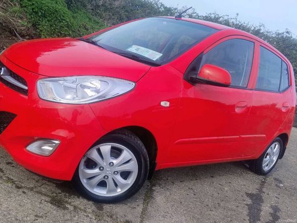 Hyundai i10 Hatchback, Petrol, 2011, Red