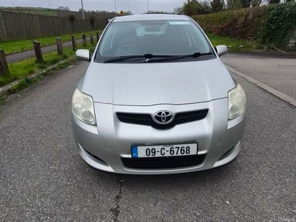 Toyota Auris Hatchback, Petrol, 2009, Silver