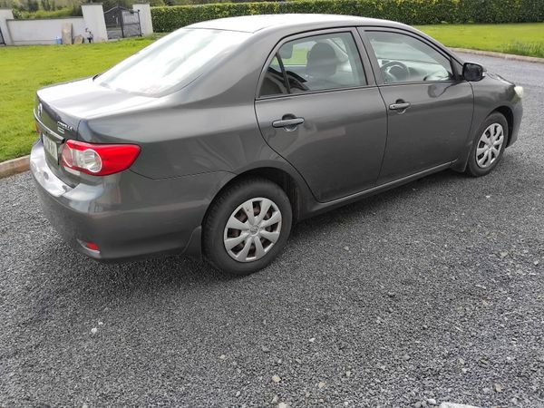 Toyota Corolla Saloon, Diesel, 2012, Grey