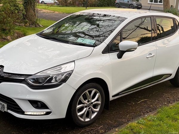Renault Clio Hatchback, Petrol, 2018, White
