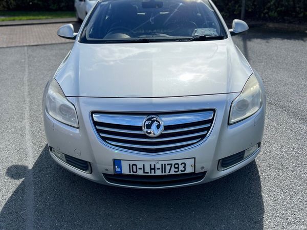 Vauxhall Insignia Hatchback, Diesel, 2010, Silver