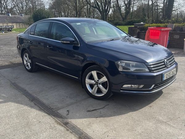 Volkswagen Passat Saloon, Diesel, 2012, Blue
