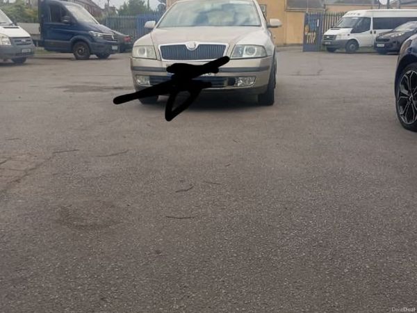 Skoda Octavia Hatchback, Petrol, 2005, Beige