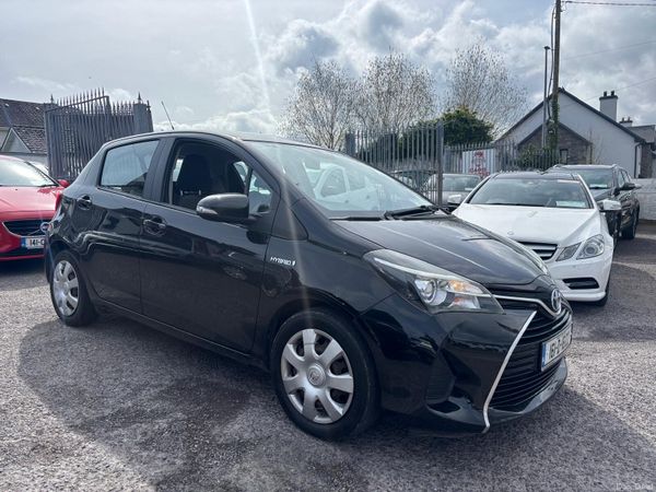 Toyota Yaris Hatchback, Petrol Hybrid, 2016, Black