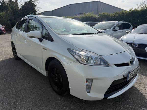 Toyota Prius Hatchback, Petrol Hybrid, 2015, White