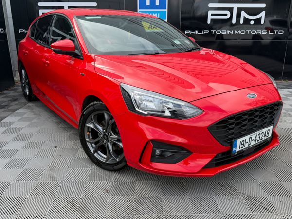 Ford Focus Hatchback, Diesel, 2019, Red