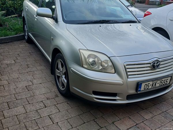 Toyota Avensis Saloon, Petrol, 2005, Silver