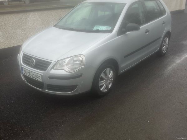 Volkswagen Polo Hatchback, Petrol, 2009, Silver