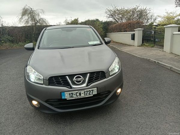 Nissan Qashqai Hatchback, Diesel, 2012, Grey
