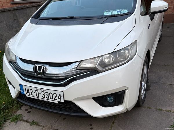 Honda Fit Hatchback, Petrol Hybrid, 2014, White