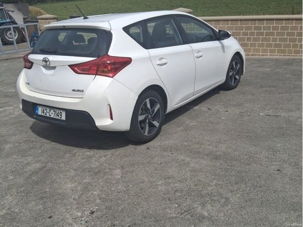 Toyota Auris Hatchback, Diesel, 2014, White