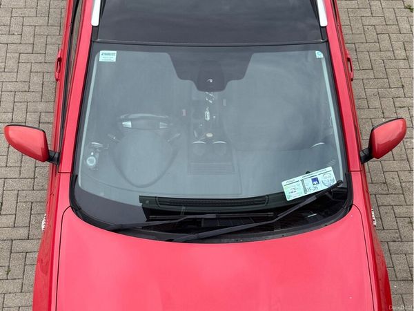 Nissan Qashqai Hatchback, Diesel, 2013, Red