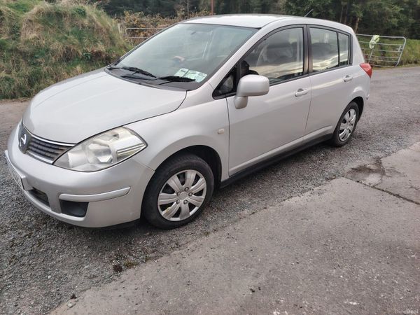 Nissan Tiida Hatchback, Petrol, 2007, Silver