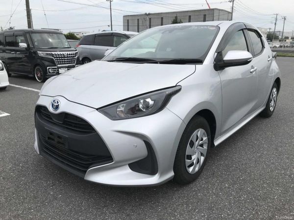 Toyota Yaris Hatchback, Petrol Hybrid, 2021, Silver