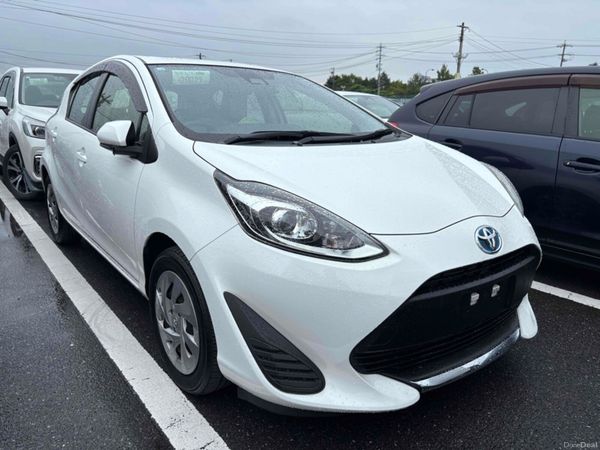 Toyota Aqua Hatchback, Petrol Hybrid, 2020, White