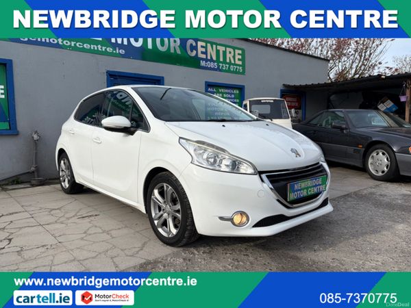 Peugeot 208 Hatchback, Petrol, 2014, White